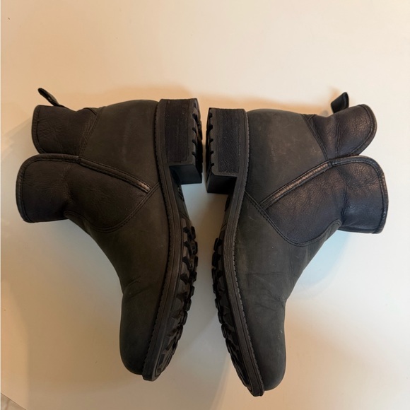 UGG Lavelle Ankle Leather Boots, Black, Size 8 - Picture 7 of 12